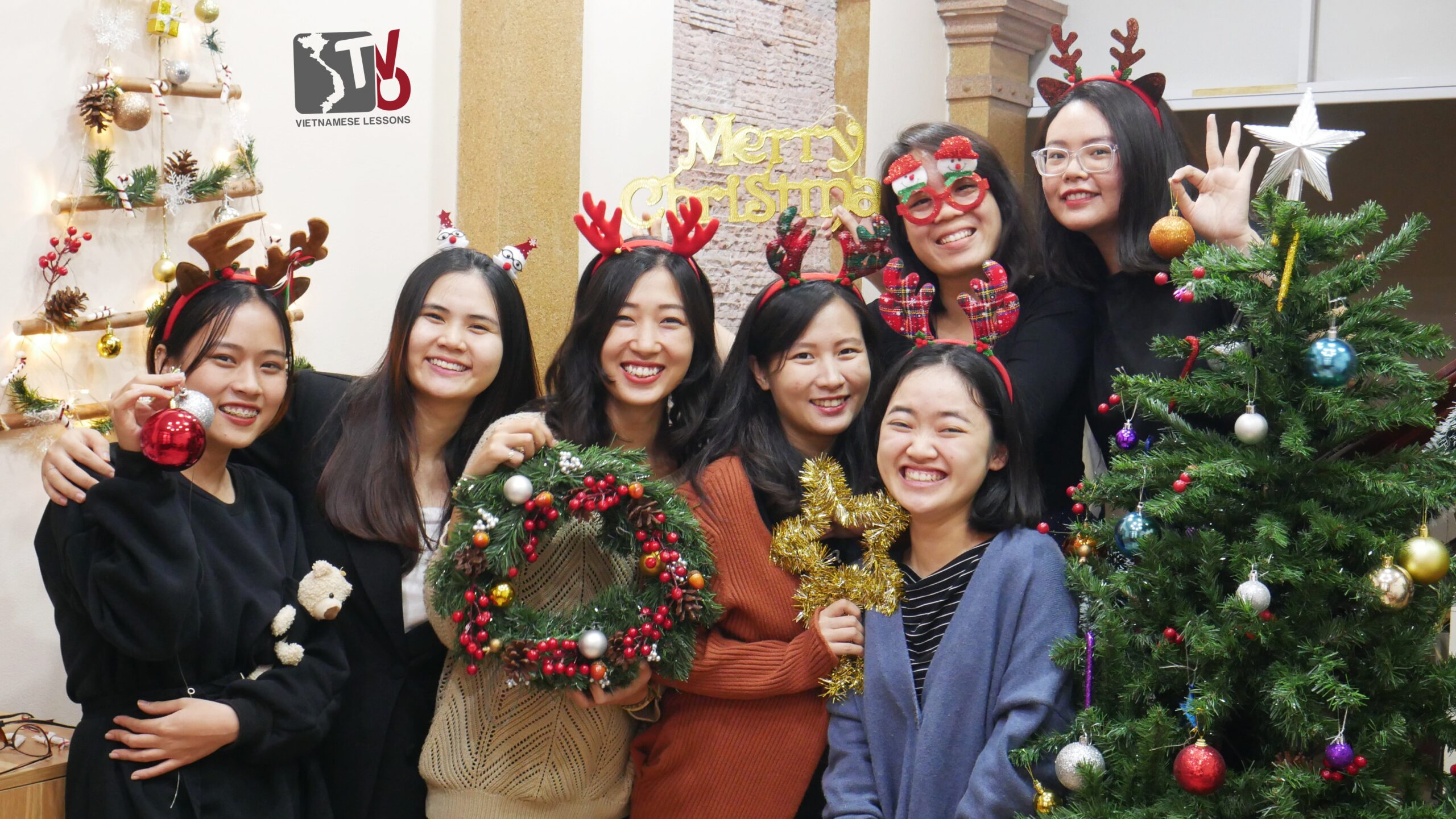 Staff 2 Staff - Tieng Viet Oi
